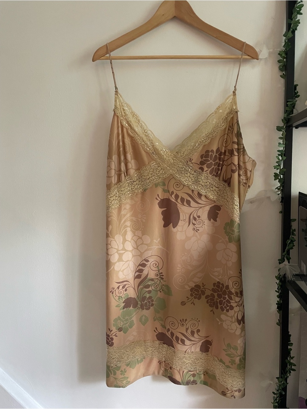 Princess Polly Fairy Grunge Whimsical Y2K Beige Floral Satin Lace Slip Dress 18 - Picture 2 of 9